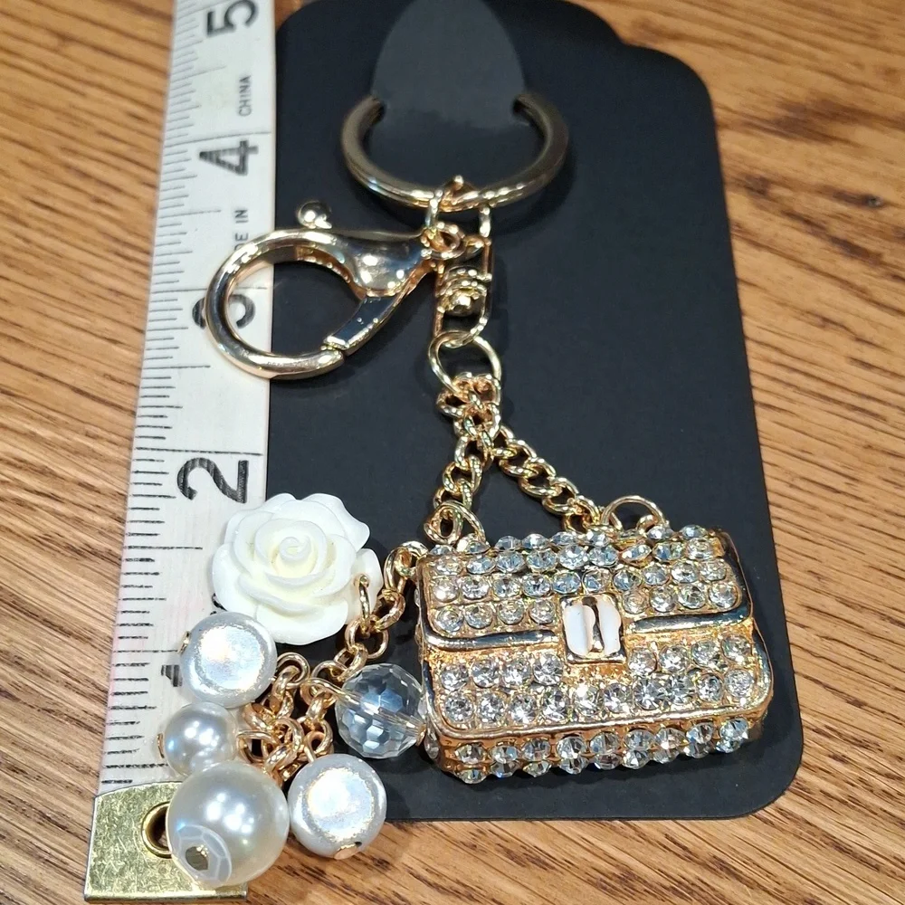 N/A elegant gold